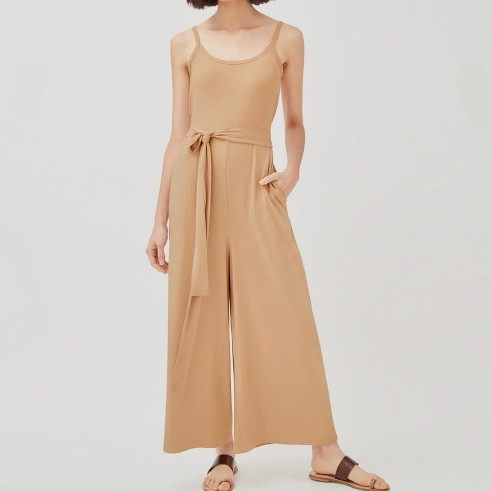 Cuyana V-Back Jumpsuit Camel Small EUC